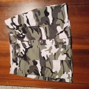 Almost Famous Womens Size 3 Stretchy Camouflage Skirt  SO Cute!! 😍
